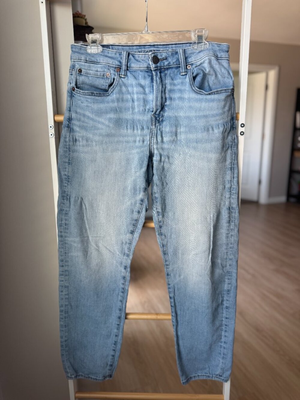 American Eagle Athletic Fit Light Wash Men's Jeans - Size 31x30 👖 - Picture 9 of 9